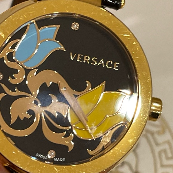 Authentic Versace Lady Watch Gold Plated With Diamonds & Leather - Picture 10 of 11